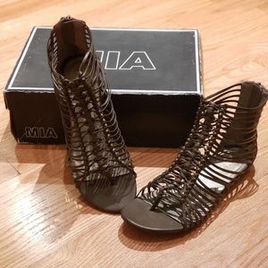 MIA Army Green ARIEL Sandals Size 7.5